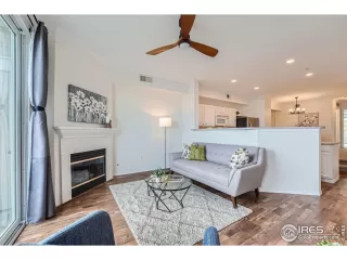 Photo #5: 1019142 Listing