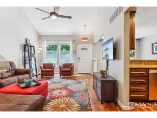 Photo #5: 1019189 Listing