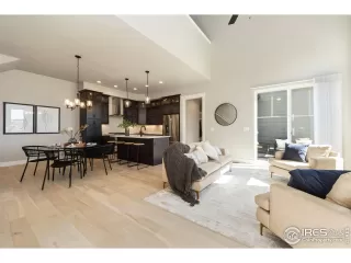 Photo #3: 1019262 Listing