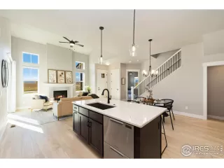 Photo #6: 1019262 Listing