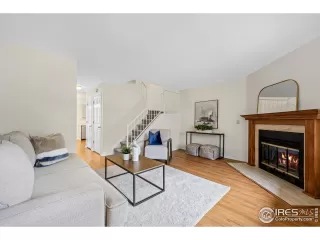 Photo #3: 1019325 Listing