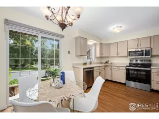 Photo #5: 1019325 Listing