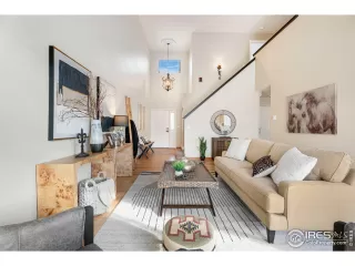 Photo #6: 1019330 Listing