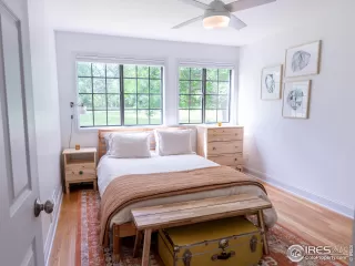 Photo #5: 1019372 Listing