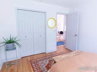 Photo #6: 1019372 Listing