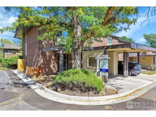 Photo #1: 1019403 Listing