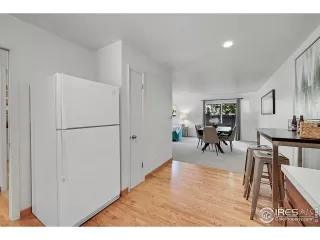 Photo #5: 1019403 Listing