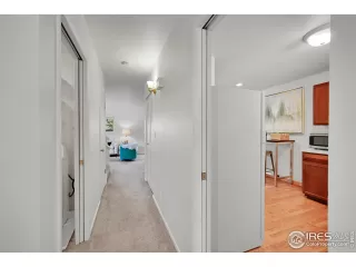 Photo #6: 1019403 Listing