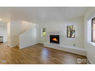 Photo #4: 1019556 Listing