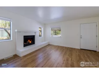 Photo #6: 1019556 Listing