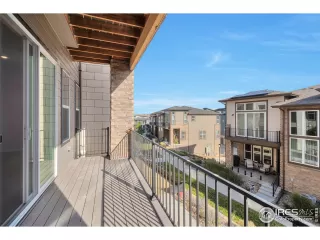 Photo #6: 1019635 Listing