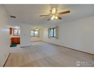 Photo #6: 1019639 Listing