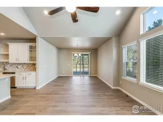 Photo #6: 1019671 Listing