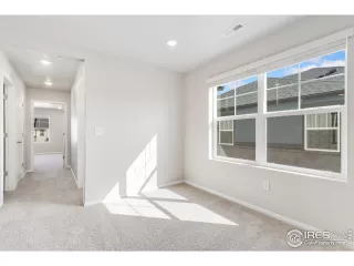 Photo #5: 1019718 Listing