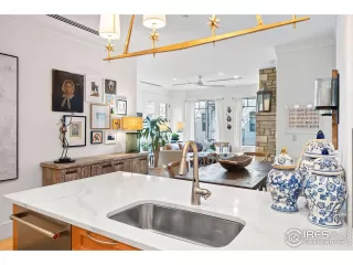 Photo #4: 1019845 Listing