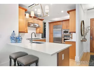 Photo #5: 1019845 Listing