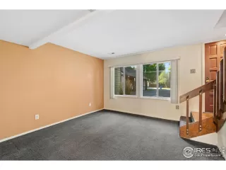 Photo #3: 1019872 Listing