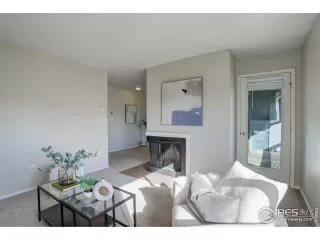 Photo #2: 1019892 Listing