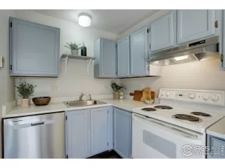 Photo #5: 1019892 Listing