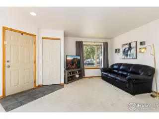 Photo #2: 1019907 Listing