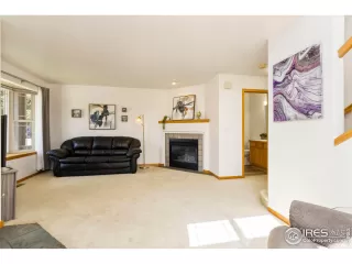 Photo #6: 1019907 Listing