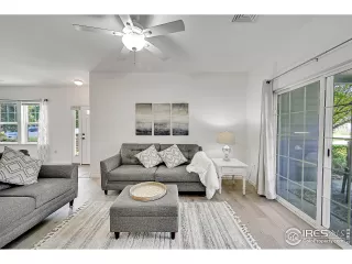 Photo #5: 1019911 Listing