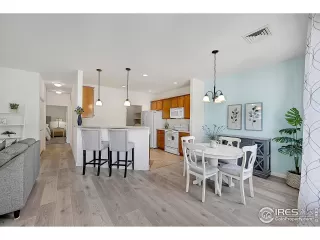 Photo #6: 1019911 Listing