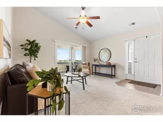 Photo #6: 1019918 Listing