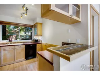 Photo #5: 1019960 Listing