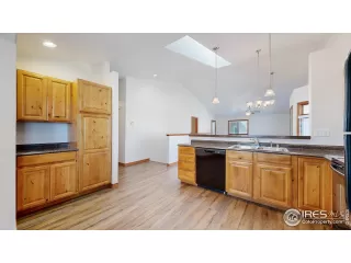 Photo #6: 1020065 Listing