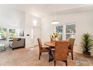 Photo #4: 1020172 Listing