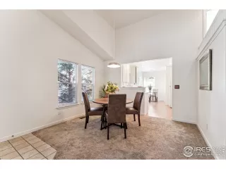 Photo #6: 1020172 Listing