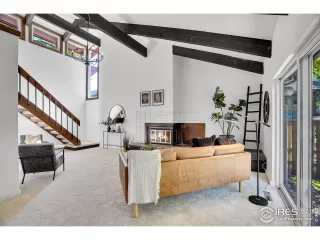 Photo #4: 1020178 Listing 