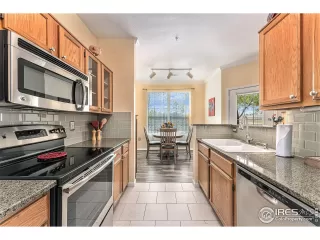 Photo #5: 1020197 Listing