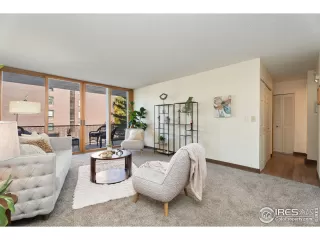 Photo #4: 1020290 Listing