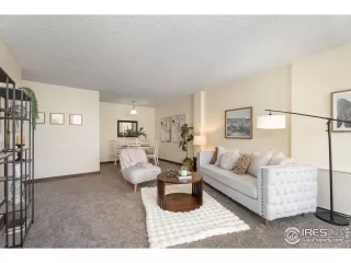 Photo #6: 1020290 Listing