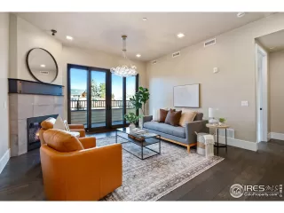 Photo #3: 1020367 Listing