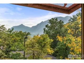 Photo #5: 1020407 Listing