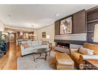 Photo #6: 1020407 Listing