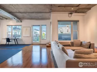 Photo #5: 1020417 Listing