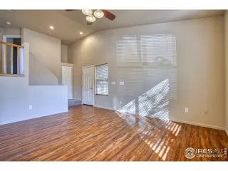 Photo #4: 1020439 Listing