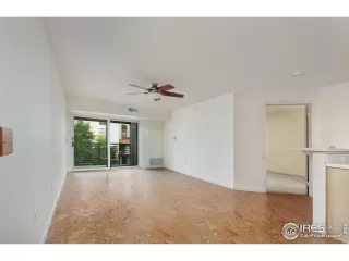 Photo #6: 1020453 Listing