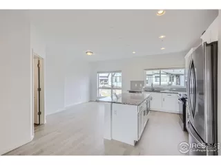 Photo #6: 1020479 Listing