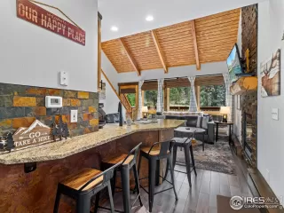 Photo #4: 1020664 Listing