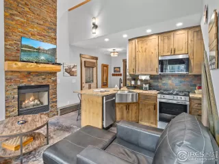 Photo #5: 1020664 Listing