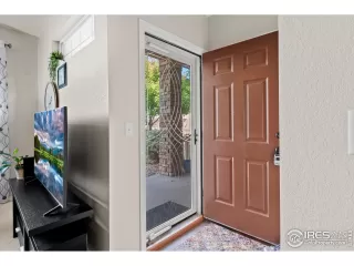 Photo #6: 1020667 Listing