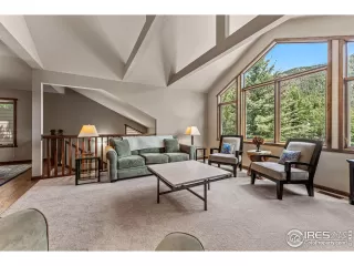 Photo #3: 1020756 Listing