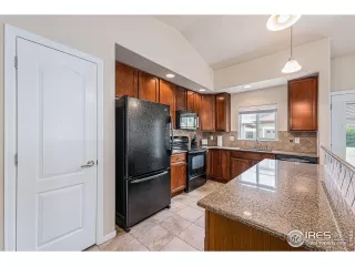 Photo #5: 1020854 Listing