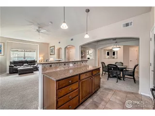 Photo #6: 1020854 Listing