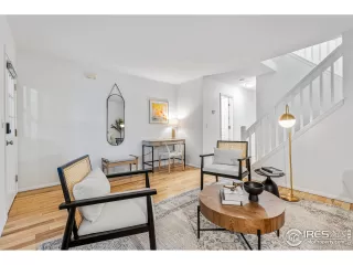 Photo #5: 1020876 Listing